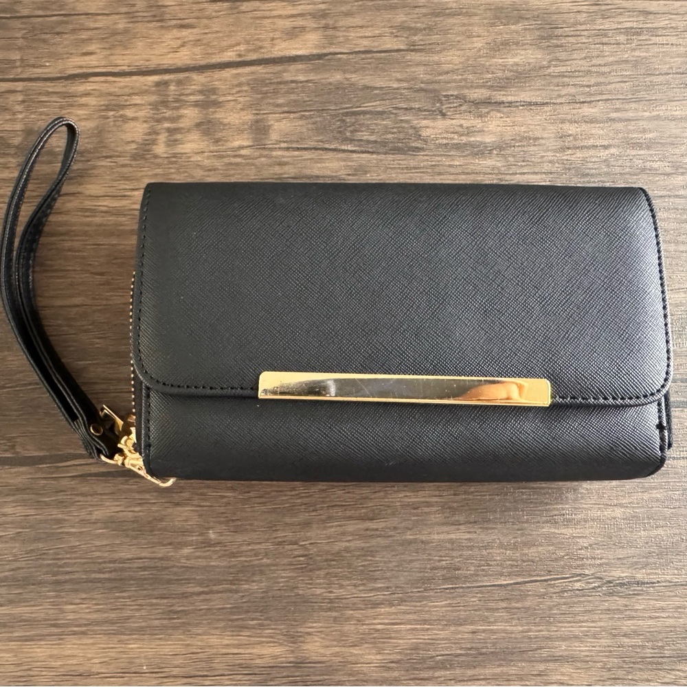 Elegant Black Leather Wallet/Wrislet